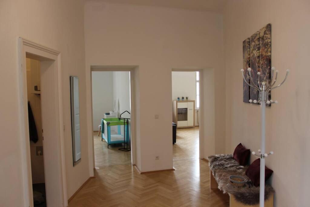 Wunderschoene Altbauwohnung In Zentraler Lage Wien Viena Exterior foto